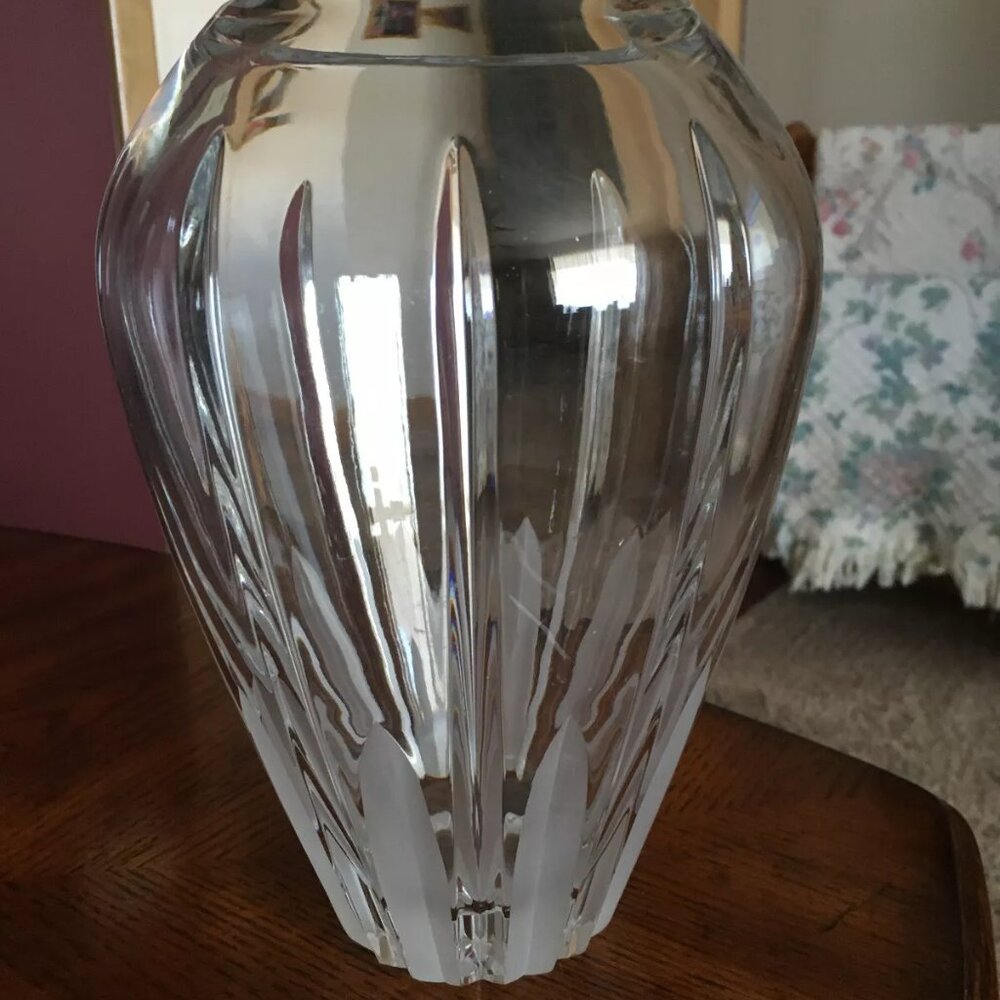 Royal Doulton Fine Lead Crystal 9" Flower Vase Carnegie ****** BRAND NEW ******